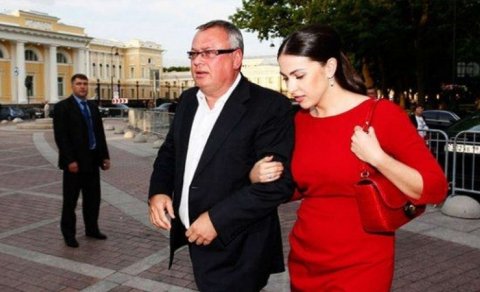 Azərbaycanlı jurnalistin sevgilisi olan bankirin başı dərdə - 20 il həbs...