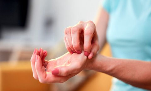 Ovuç içiniz qaşınır- Bu xalq əlamətinə deməkdir?