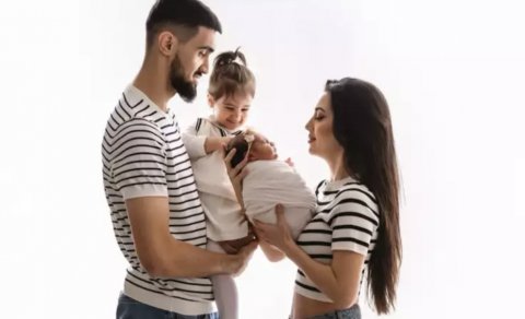 Toral Bayramov xanımı və qızları ilə - FOTO