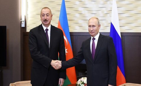 Vladimir Putin Prezident İlham Əliyevi təbrik etdi