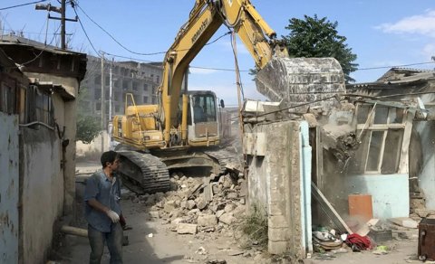 Bakıda söküntü işləri başladı - Ünvanlar