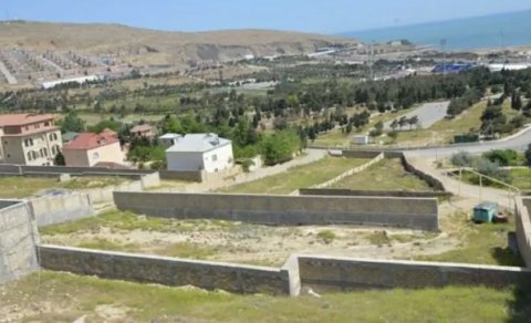 Bakıda 1 sotu 700 min manata torpaq satılır - VİDEO