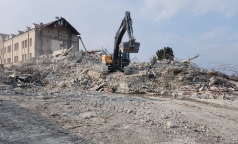 Xankəndi, Xocalı və Ağdərədə qanunsuz tikililər sökülür