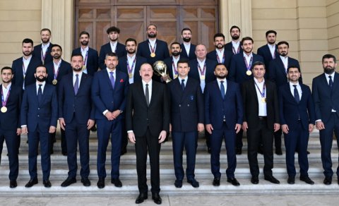 İlham Əliyev minifutbol üzrə milli komandamızın üzvlərini qəbul etdi - YENİLƏNİB