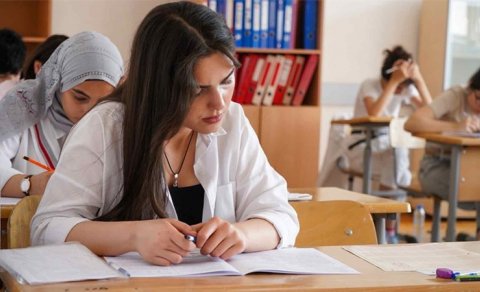 Abituriyentlərə keçid balları ilə bağlı şad xəbər