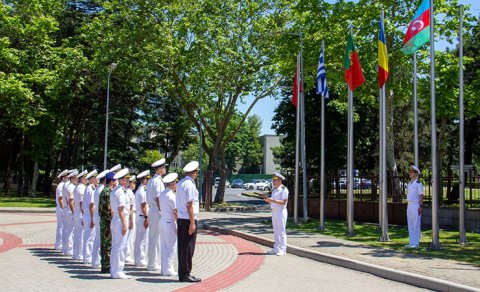 NATO-ya məxsus mərkəzdə Azərbaycan bayrağı qaldırıldı - FOTO