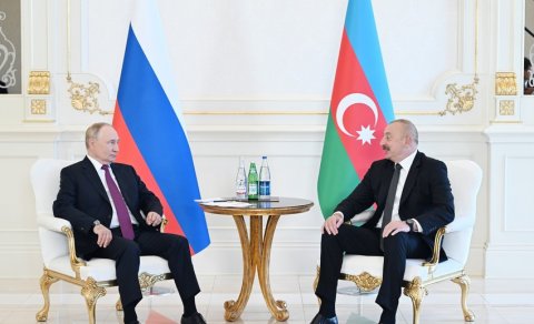 İlham Əliyev Vladimir Putini təbrik etdi