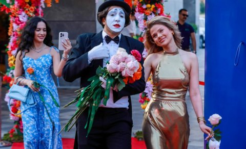 "CineMastercard"da "Materialistlər" filmi ilə çiçəkli əyləncə - FOTO/VİDEO