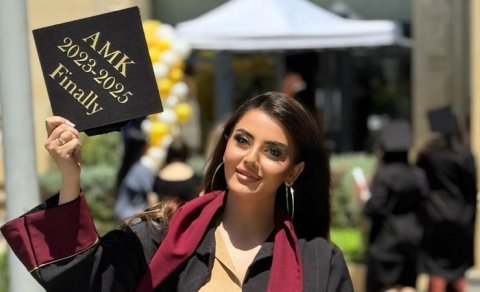 Azərbaycanlı müğənni məzun oldu - FOTO