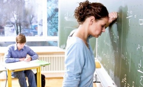Ekspertlərin "savadsız müəllim" davası - Haqlı kimdir?