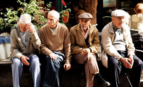 Dövlətin himyəsində yaşayan qoca və uşaqların sayı açıqlandı