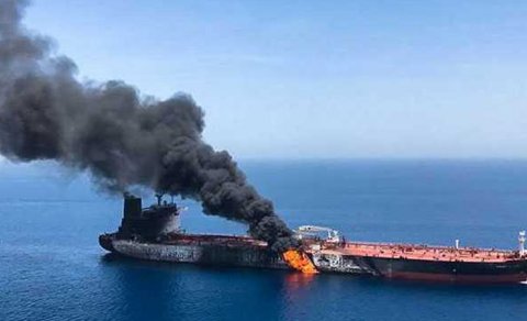 FT: Neft tankerlərindəki sirli partlayışlar təxribat ola bilər