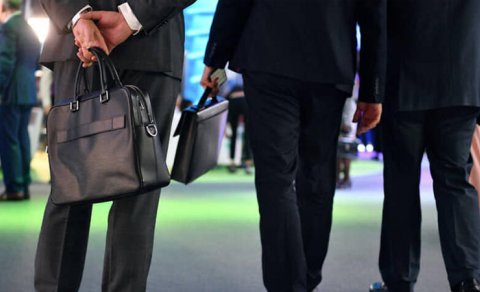 Bakıda biznesmen dostunu tanışları ilə birlikdə izlədi, blokda isə... - TƏFƏRRÜAT