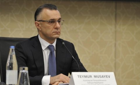 Azərbaycanda nazir məhkəməyə verildi