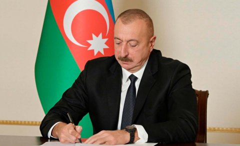 Prezident bu şəxslərə diplomatik rütbə verdi