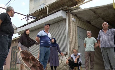 "Evlərimiz təhlükədədir, hər an çökmə baş verə bilər" - VİDEO