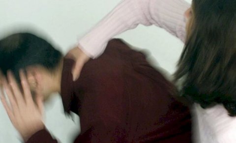 Arvadının onu döydüyünü deyərək polisə müraciət etdi