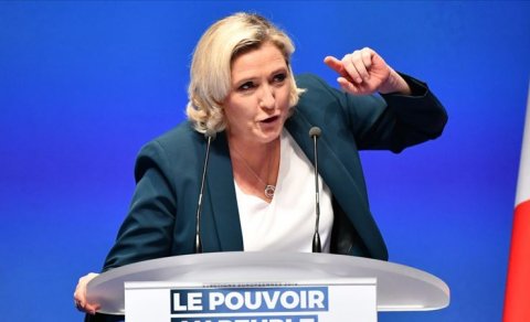 Le Pen Aİ-ABŞ ticarət razılaşmasını "üçlü fiasko" adlandırdı