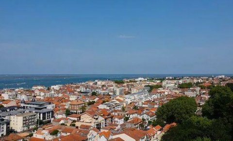 Fransada gizli mirvari şəhərciyi: Çimərlikdən heyrətamiz yeməyə qədər hər şey var