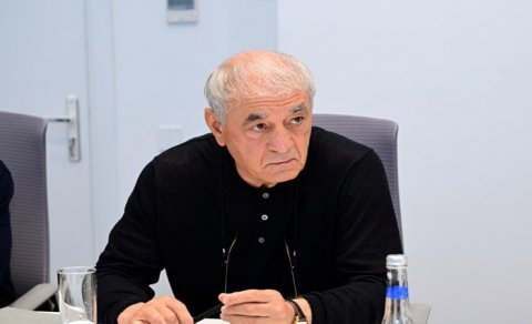 Prezident Fəxrəddin Manafovu təltif etdi