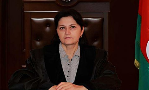 Mədinə Bağırova təqaüdə göndərildi