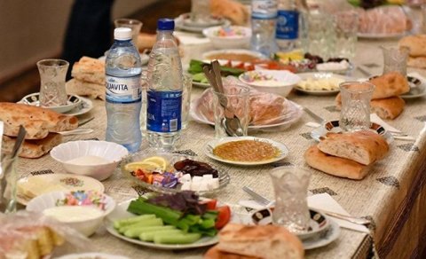 Daha bir rayonda yas mərasimlərində yemək verilməsi dayandırıldı