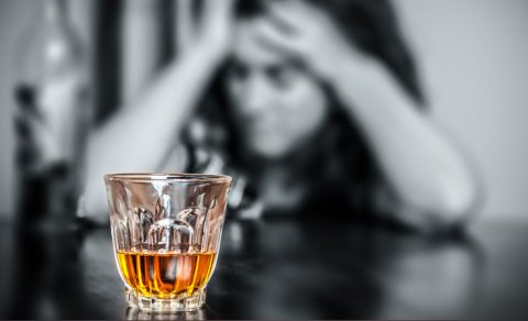 Alkoqolizmin başlanğıcının gizli əlamətləri açıqlandı