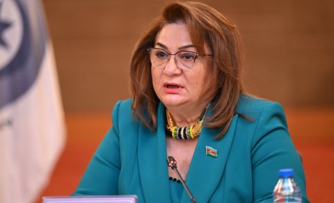Prezident Hicran Hüseynovanı təltif etdi