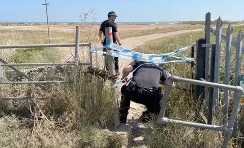 Sahil qəsəbəsi dəhşətli qətllə sarsıldı: Üç uşaq saxlanıldı