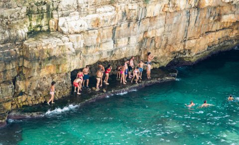 Turistlər İtaliyanın ən gözəl yerlərindən biri ilə bağlı xəbərdarlıq: Bunu etməyin!