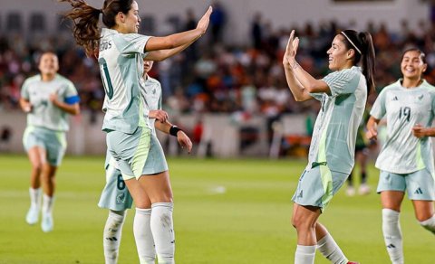 
Futbolda yeni transfer rekordu qeydə alındı