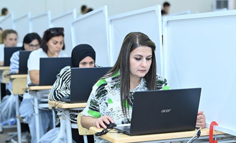 Sertifikasiyadan kəsilən müəllimlər məhkəməyə üz tutdu
