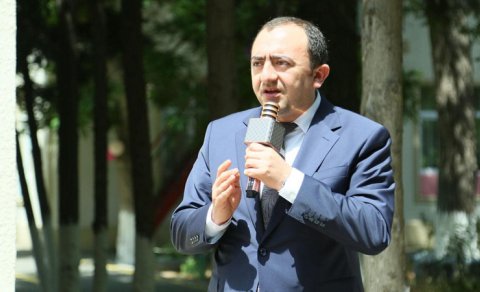 İcra başçısı baş memarı, şöbə müdirini və sürücüləri işdən çıxardı