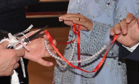 14 yaşlı qızla 20 yaşlı oğlan nişanlandı - Ata həbs edildi