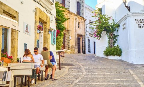 İspaniyanın yeni siqaret qanunları turistlər üçün böyük dəyişikliklərə səbəb ola bilər