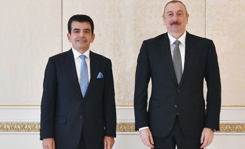 Prezident ICESCO-nun Baş direktorunu təltif edildi
