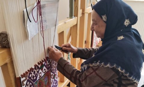 78 yaşında tələbə oldu: 12 nəvəsi, 12 nəticəsi var... - FOTO/VİDEO