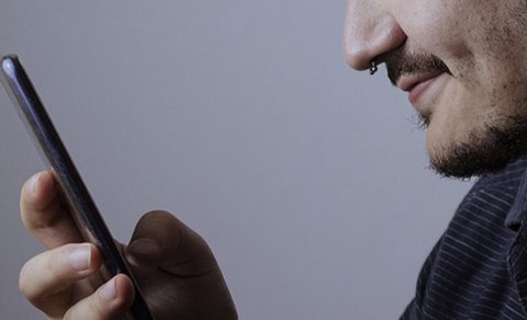 Polisə 60 min dəfə zəng etdi, həbs olundu