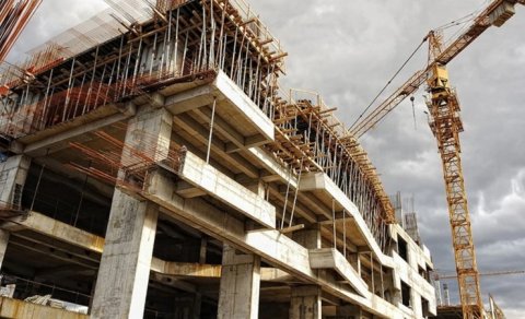 Sakinləri kirayələrdə süründürən tikinti şirkəti: Bina beş ildir təhvil verilmir