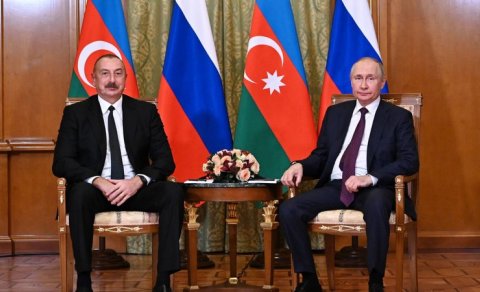 İlham Əliyev Vladimir Putini təbrik etdi
