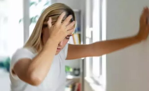 Həkim insult riskini artıran gündəlik vərdişləri açıqladı