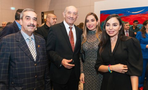 Leyla Əliyeva və Arzu Əliyeva Berlində MAMA "Ana təbiət" sərgisinin açılışında iştirak etdi - FOTO