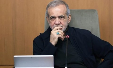 Molla rejimi Pezeşkianı sevmir?