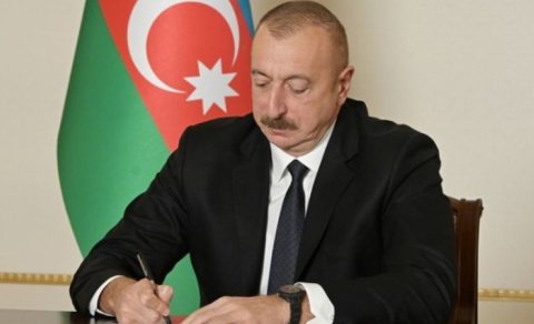 Prezident bu şəxsləri təltif etdi - SƏRƏNCAM