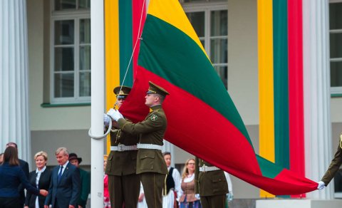 Litvanın müdafiə naziri istefa verdi