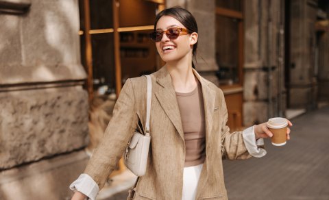 Alimlər: Xoşbəxtlik ömürü uzadır, ancaq yalnız müəyyən bir səviyyədən sonra