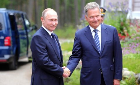 Keçmiş prezident Putindən aldığı qəribə hədiyyələrdən danışdı