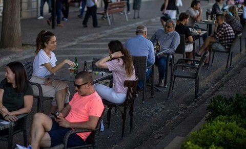 İspaniyada cinayətkar qrup tutuldu: Restoranlardan 1100 stul oğurlayıblar
