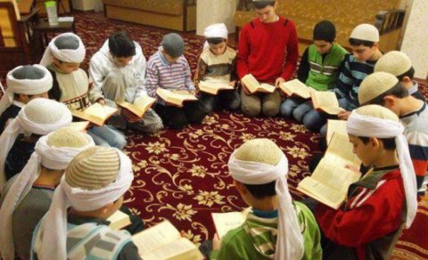 Bakıda mədrəsələr fəaliyyət göstərirmir?