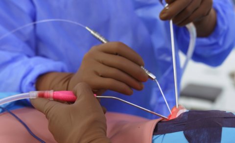 Tanınmış cərrahdan şikayət - VİDEO